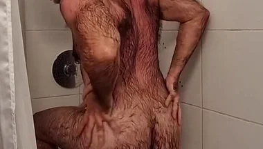 Hairy Muscle Stepdaddy Takes a Shower