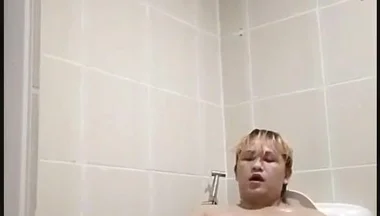 Philippino Twink Boy Eats His Own Cum!!