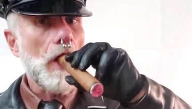 Bluf Smoking