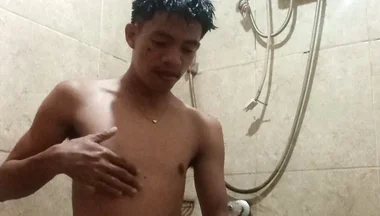#1 Creator Jameson Official Gets Soaked: Shower Piss & Cum