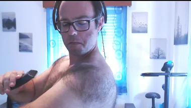 Shaving Armpits and Shoulders