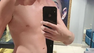 Markus Gets a Blowjob in Front of the Mirror
