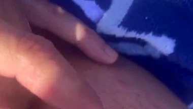 Solo Beach Fingering