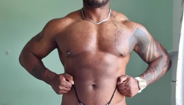 Raw Clip Posing in a Thong You Like What You See