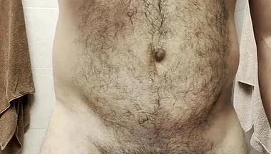 Masturbating While Shaving My Beard