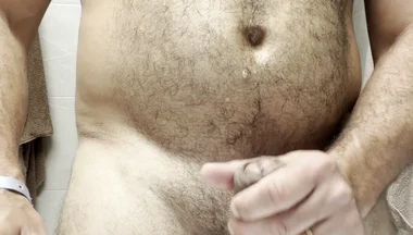 Masturbating While Shaving My Beard