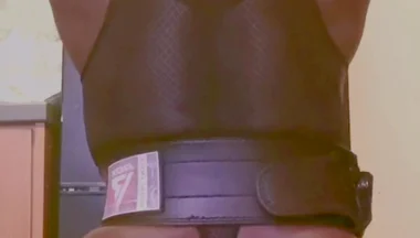 Muscle Butt Kink Squat Titplay & Cum