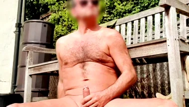 Garden Wank N Cum