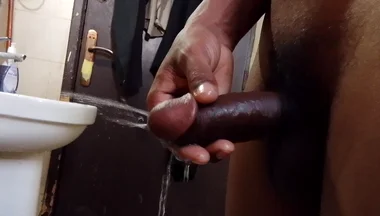 I'm Masturbating in the Washroom.