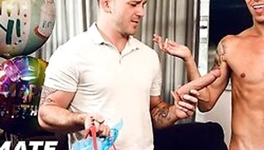 Bratty Twink Roommie Apologizes To B-day Hunk Wt His Cock - Des Irez, Andrew Delta