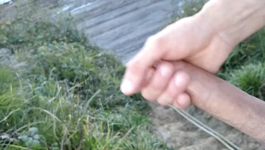 Route to the Beach, Then Masturbate the Big Cock in Front of a Far Fisherman, and I Cum in the Water