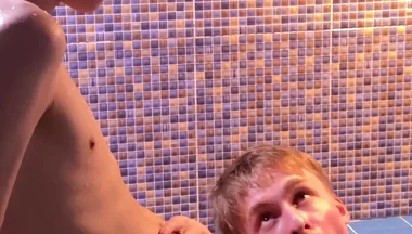Teenage twinks Matty and Aiden blowjob in the swimming pool