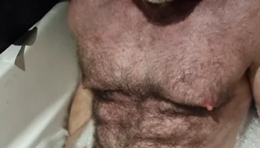 Hairy Muscle Bear Jerk off in Tub