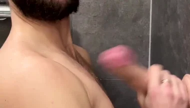 Blowjob in Shower