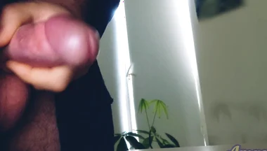 A Tasty Wank Early in the Morning and Cum on the Table
