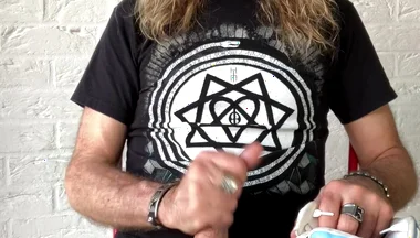 Longhairdude Wanks and Cums with Osiris Trainers, Torn Jeans, Tshirt