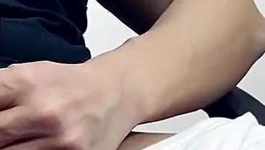 This Massager Became My Favorite Toy for Now