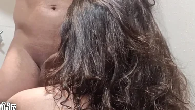 Boyfriend Cumming in My Hair and Then Washing It with Lots of Shampoo
