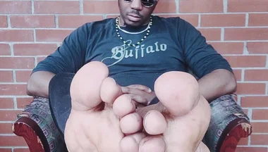I Wiggle My Male Toes (2026)