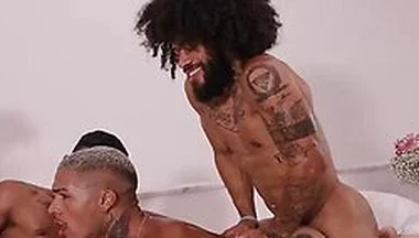 Muscular Italo Andrade Takes Dual Cocks From Gael And Andy Rodrigues