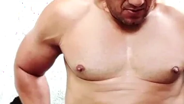 Yuri Gaucho Muscular Male Cumming