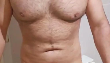 For Those Who Like to Show off Their Arm Muscles and Armpits