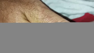 Jerking off on the Couch While Showing off My Soles