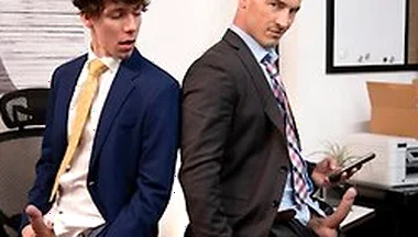 Derek Kage Fucks Coworker Cristiano After Caught Jerking Off - French Subtitles