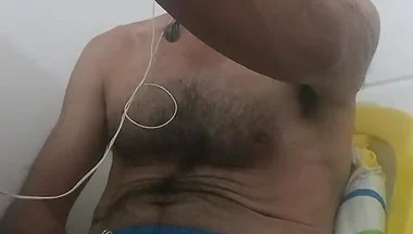 I'm Getting Naked so You Can See My Body