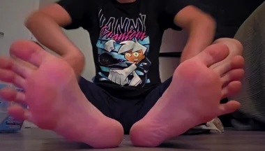 Twink Rubs Moisturizer Cream on Feet