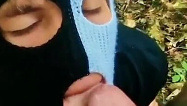 Twinks with Big Dicks Fuck During Breaks in the Park Without Condoms Until They Cum