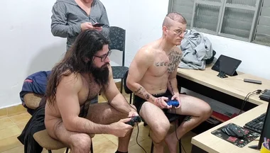 3 Heteros Playing Naked