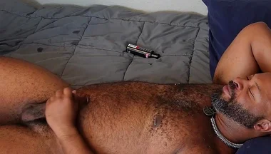 Bareback Interracial Fuck with Scruffy Lobo