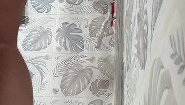 Hole Stretch in the Shower