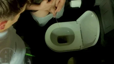 Amateur Boys Peeing Together
