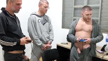Sr Carmona, Carmona and Victor Ferraz Playing Naked