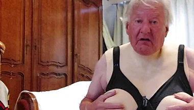 Nursing Bra and Thight Miniskirt