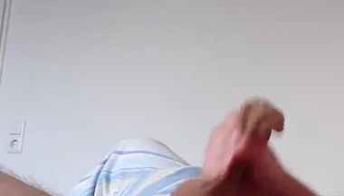 Towel-and-pantyhose-condom Masturbation Method