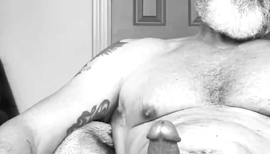 Black and White Bate
