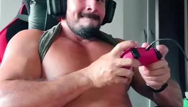 Nobody Can Against My Big Gun