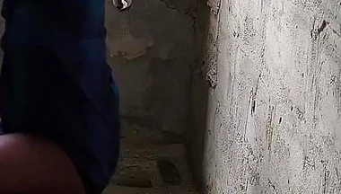Fucking Ebony Big Wasit Bussy Inside the Toilet of an Uncompleted Building After a Blowjob