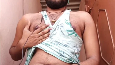 A Hot Bhabhi Has Working in Kitchen Has Grab by a Horny Man and Ismaatdeva Has Fully Feel That Orgasm