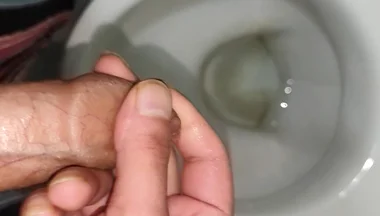 Beautiful Twink Jerks off in a Toilet