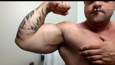 A Flexing Focused Video? I Know, It's Been Awhile