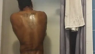 Boundless Bath Meets Raging Deepthroat Scream