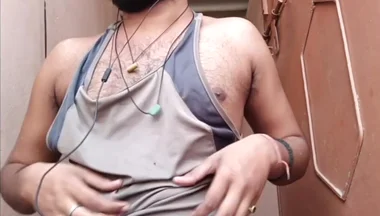 A Sexy Masturbater Doing Handjob with Full of Hornyness
