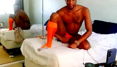 Kennie Jai Jerks and Shoots!