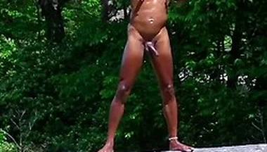 Xu Xin Xia On The Tree Trunk