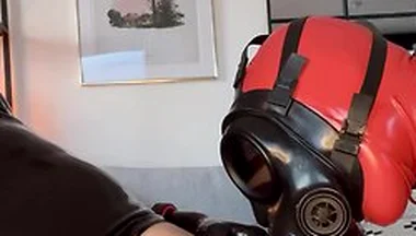 Latex Master Cock Suck Gas Mask Fleshlight