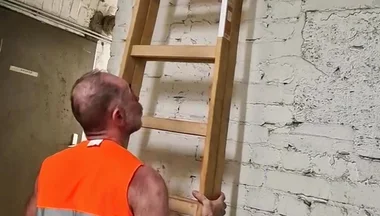 Very Hairy Builder